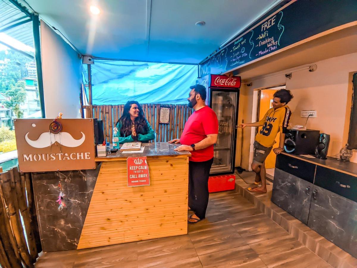 הוסטל מקלוד גאנג' Moustache Mcleodganj מראה חיצוני תמונה
